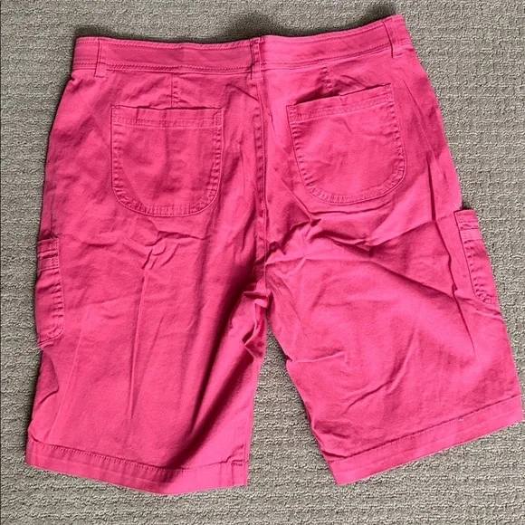 Gloria Vanderbilt Vibrant Pink Cargo Shorts - Picture 2 of 3